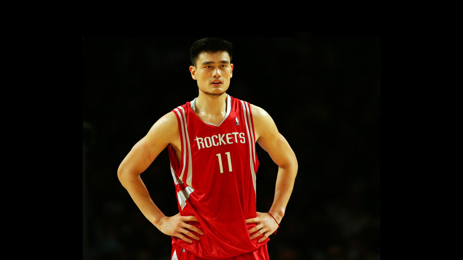 开云在线赛事平台-离谱！广东男篮硬刚NBA老鹰，布伦森却在意甲封神？这跨界剧情比电影还魔幻